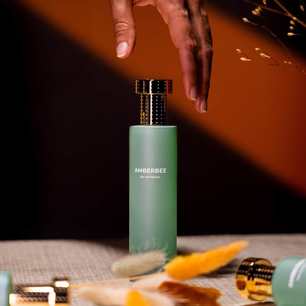 Hermetica Paris | Amberbee - Eau de Parfum - Lifestyle